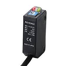 Keyence PZ-V73P PHOTOELECTRIC SENSOR SWITCH 12-24 VDC 4 PIN Connector Type M12