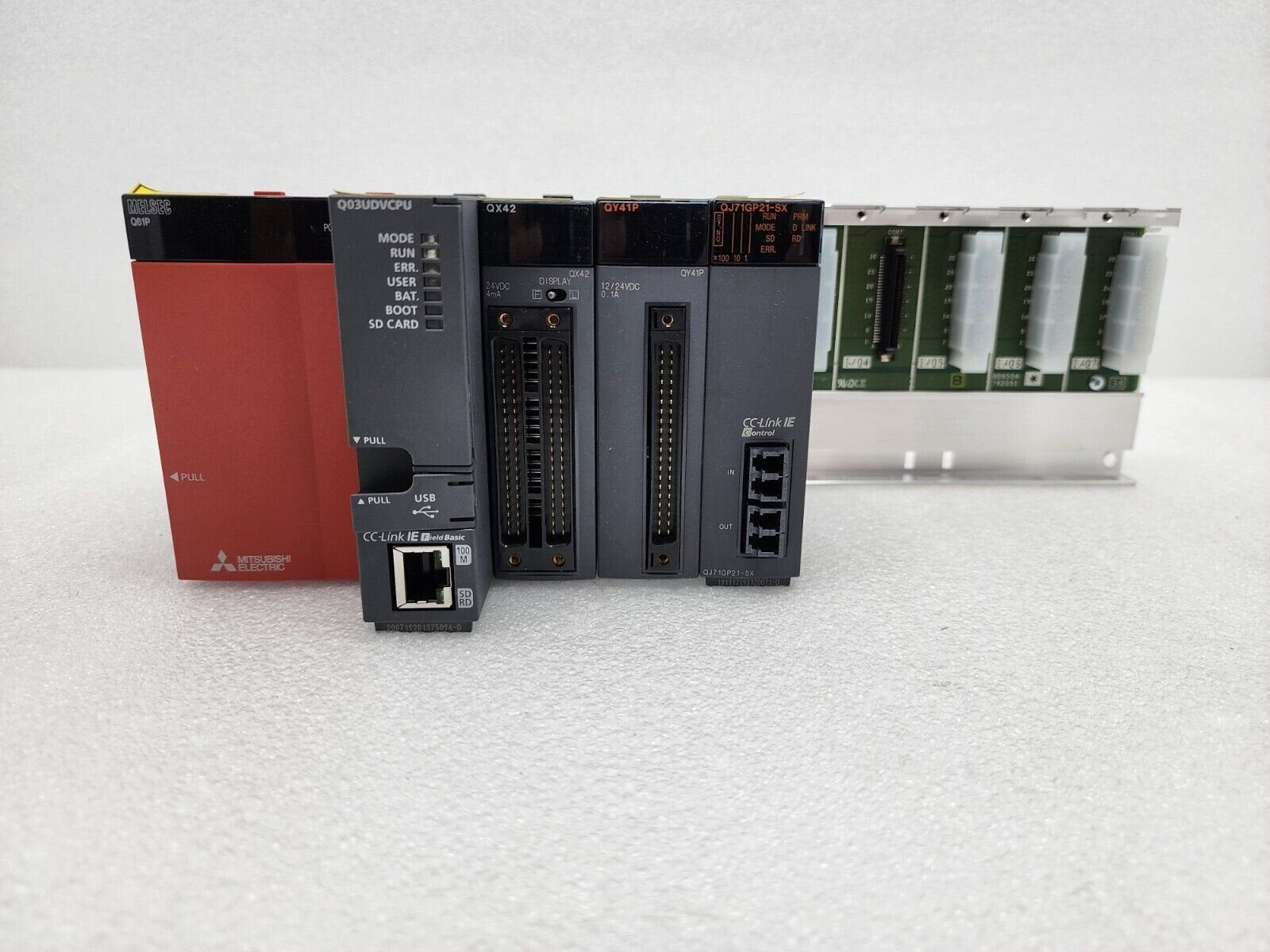 Mitsubishi MELSEC-Q PLC Digital Input Module QX80 MELSECQ – PLG Automation