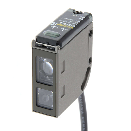 Omron E3S-CL2 Diffuse Photoelectric Sensor Switch E3SCL2