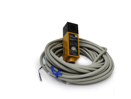 Omron E3S-5B41 Photoelectric Switch E3S5B41